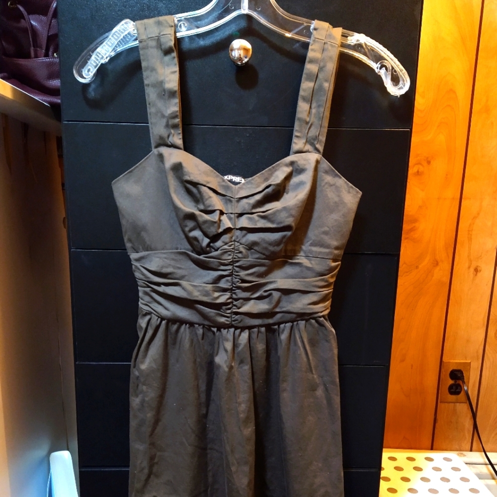 Express XS size 0 Olive Green Queen Anne neckline dress